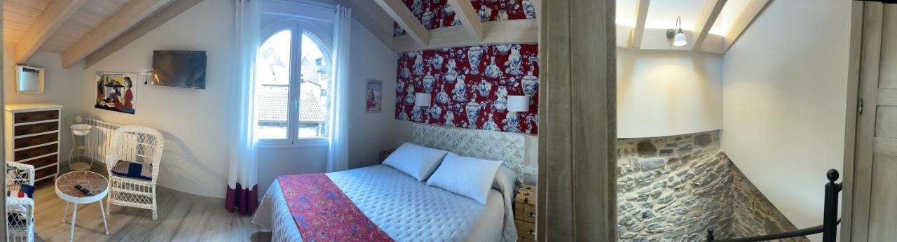 Apartamentos Casa Isabale Biescas  Eksteriør billede